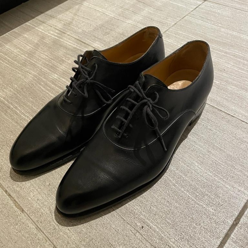 Beautiful and classic black Weston shoes!!